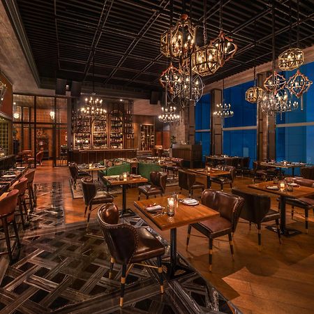 The St. Regis Mumbai Bombaim Exterior foto The interior of the restaurant
