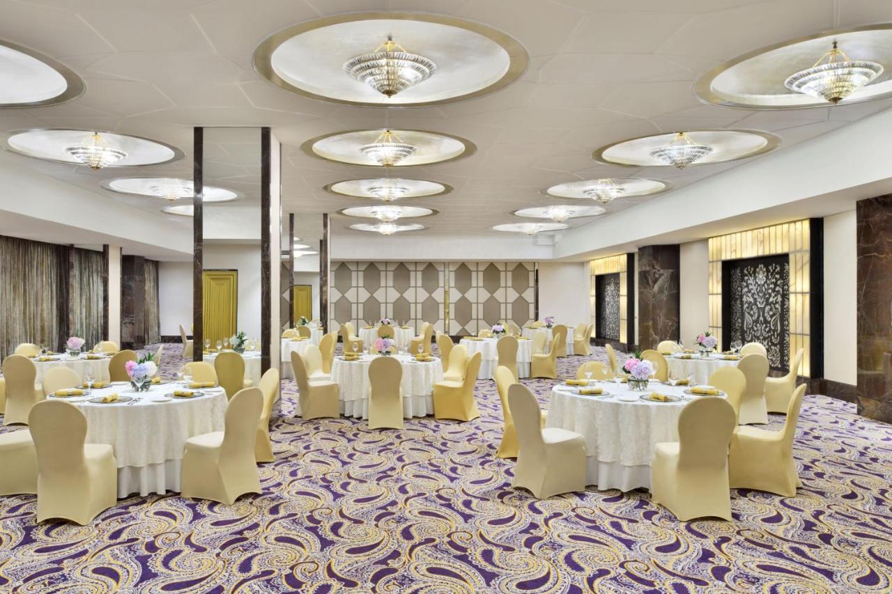 The St. Regis Mumbai Bombaim Exterior foto The ballroom