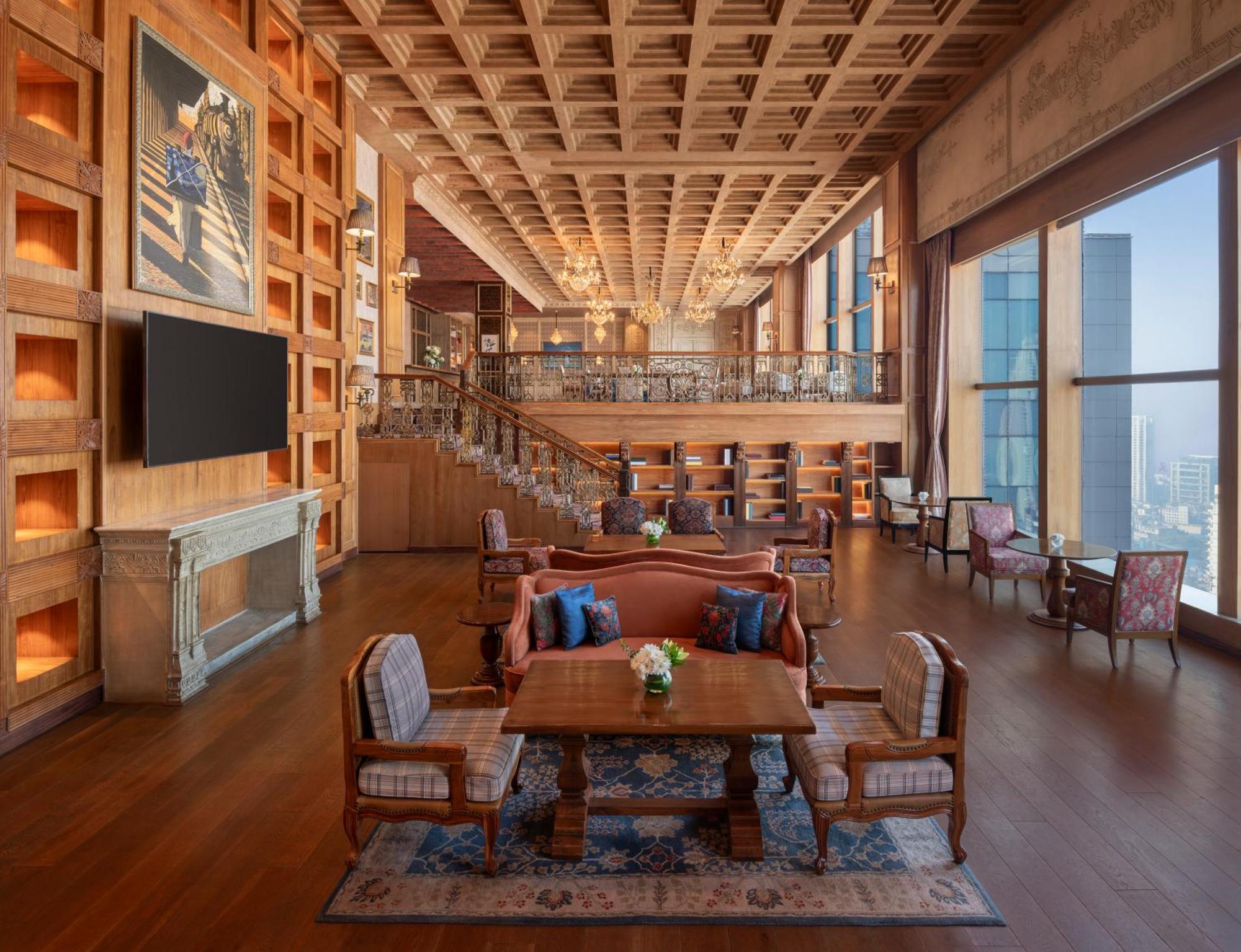 The St. Regis Mumbai Bombaim Exterior foto The Club Lounge at the 36th floor